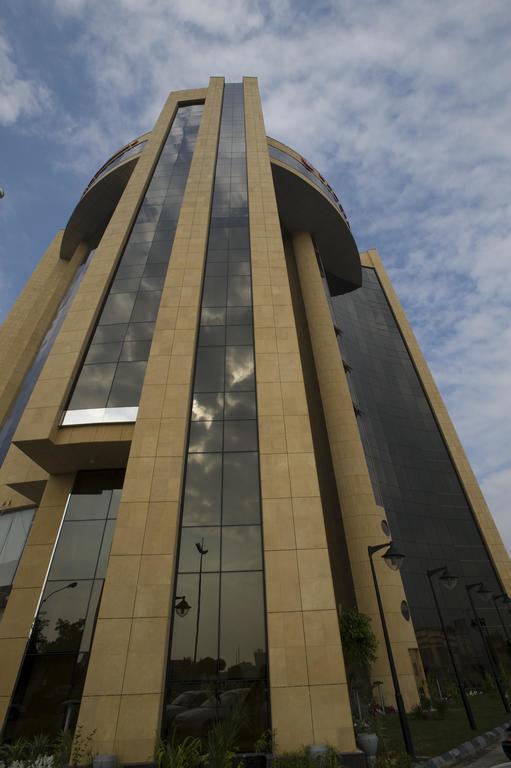 Eastyard Khobar Hotel - Formerly Ramada By Wyndham Khobar Exterior foto